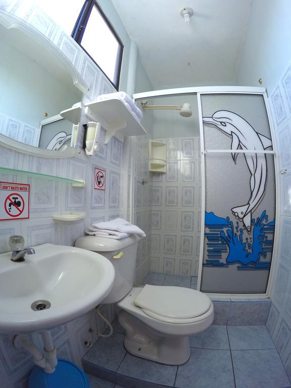 Отель Dolphin House Пуэрто-Бакерисо-Морено Экстерьер фото